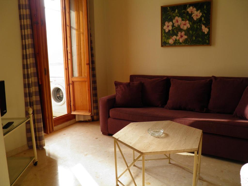 バルセロナアパルトメンツ サン ジョルディ コンタルアパートメント 部屋 写真